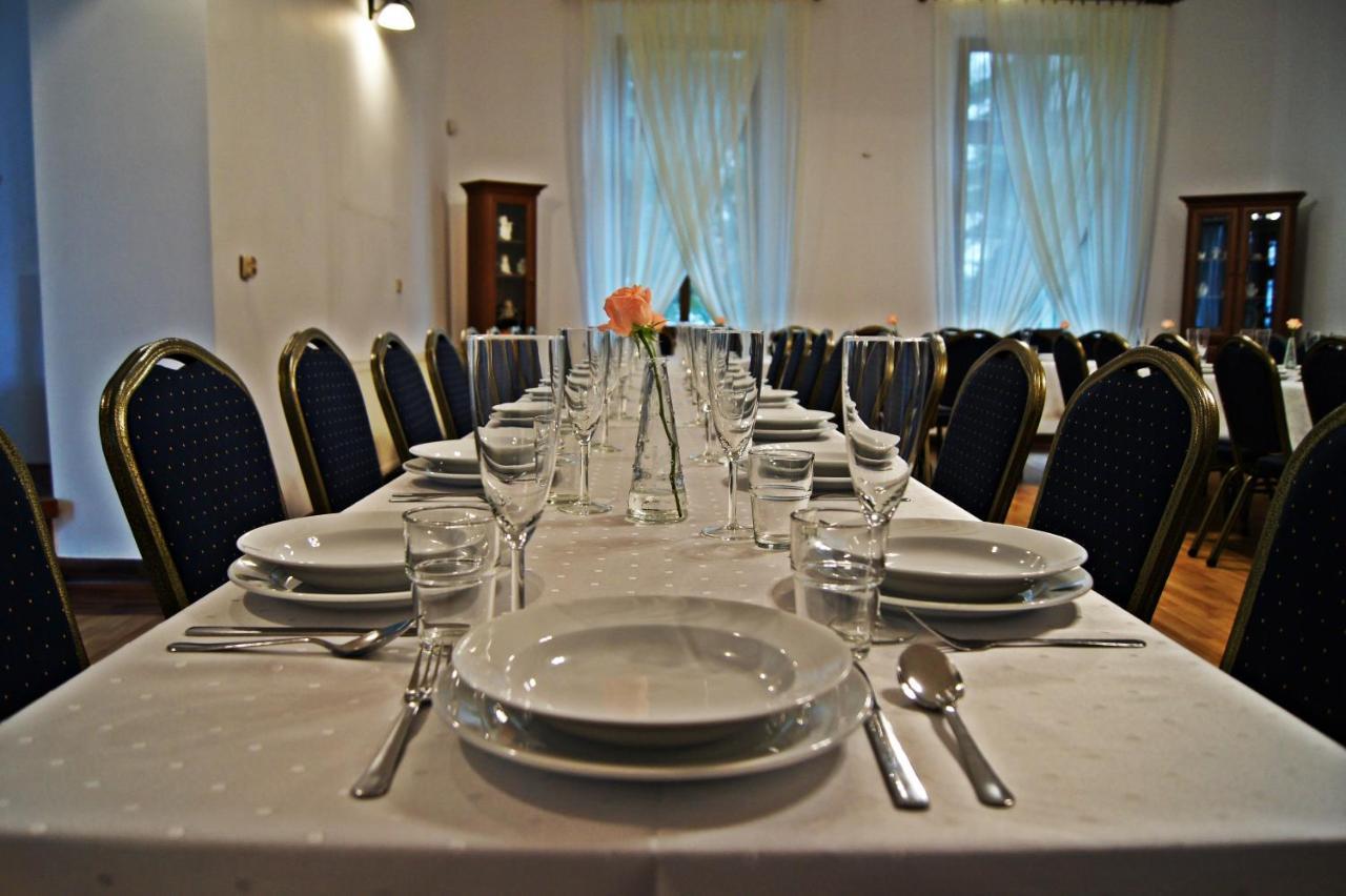 Palac Victoria Mgowo Buitenkant foto