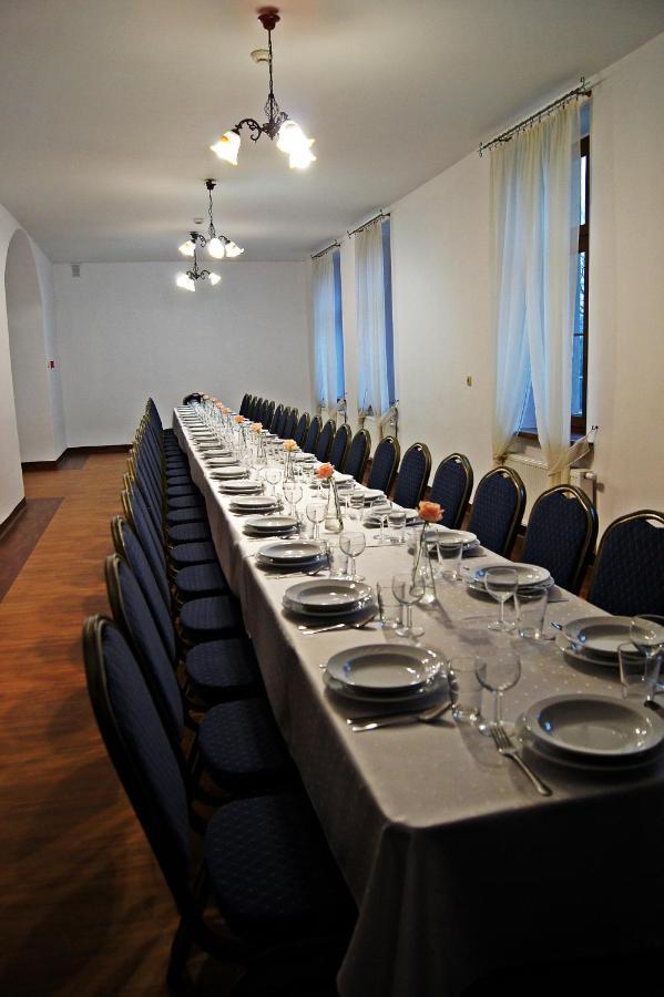 Palac Victoria Mgowo Buitenkant foto