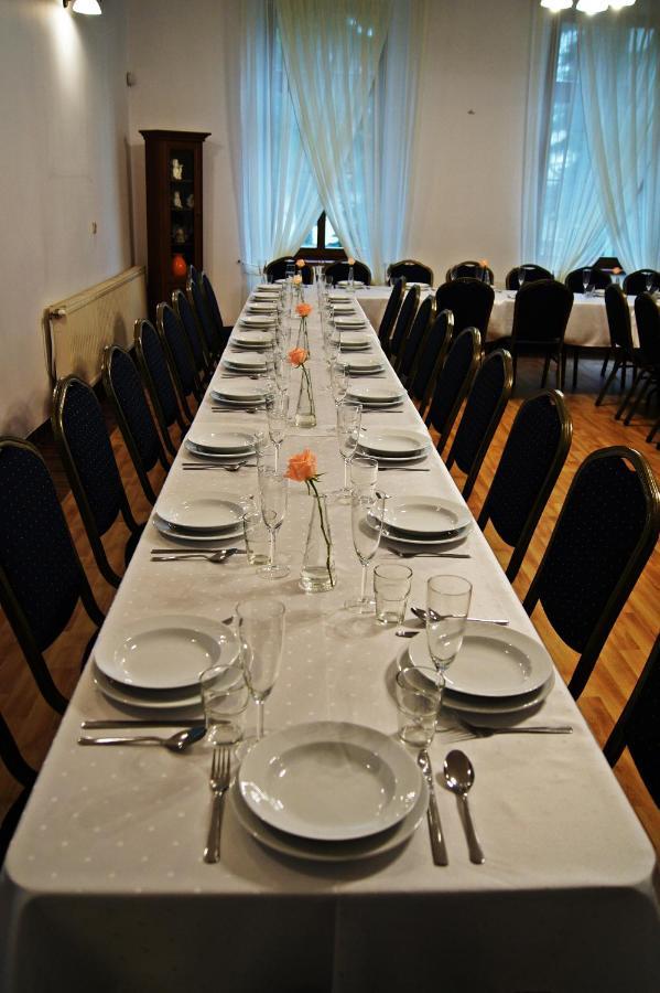 Palac Victoria Mgowo Buitenkant foto